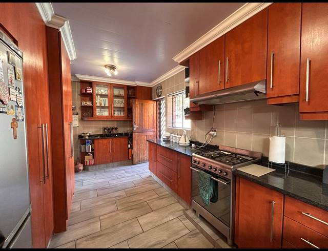 3 BEDROOM HOUSE FOR SALE IN VANDERBIJLPARK CW 5
